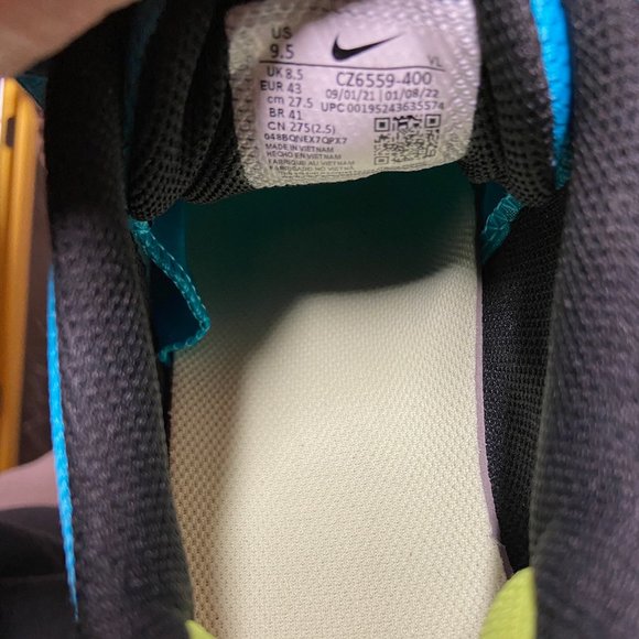 Athletic_Shoes